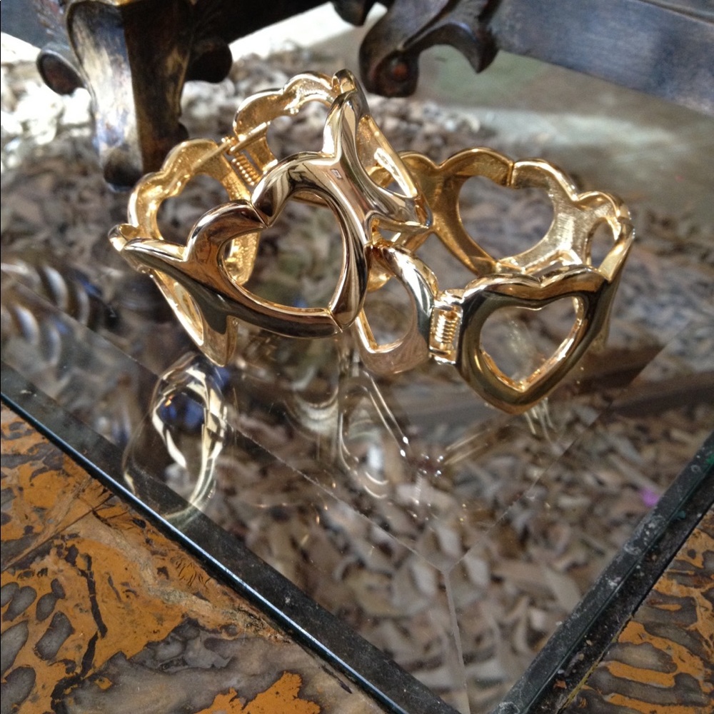 ✨Heart-shaped Wrist Cuff Bracelet✨